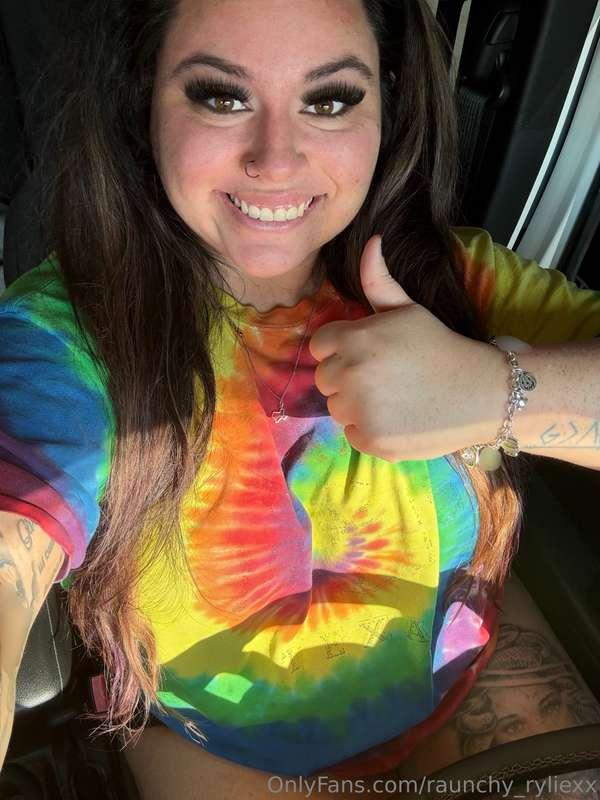 Happy Thursday! Just left therapy🧘🏻‍♀️always makes me feel b..