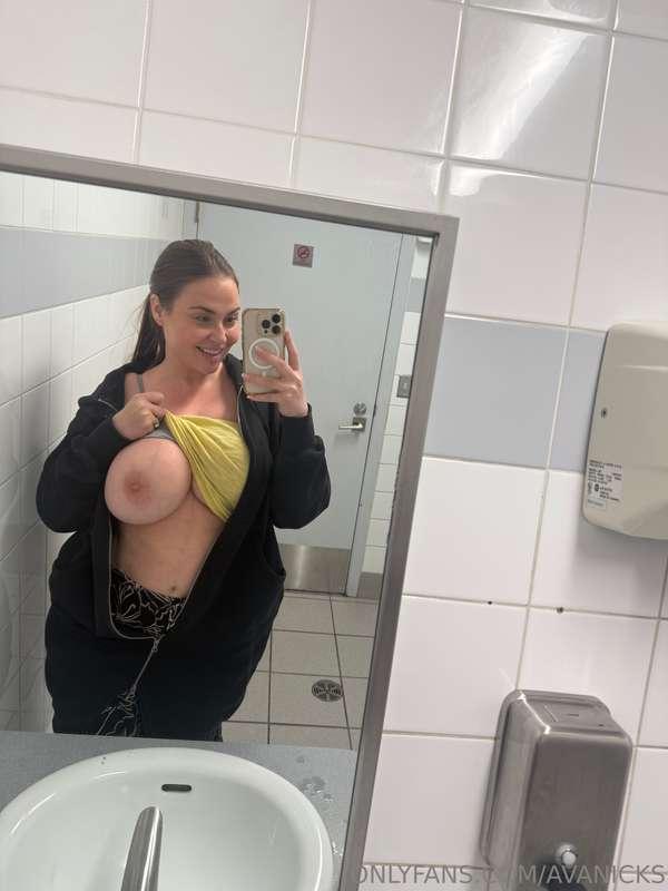 Playing peek a boo at the gas station 🤭