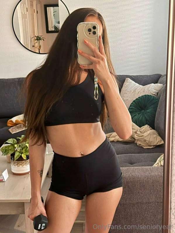 😈
