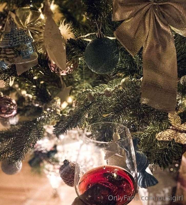 🥂🎉🎄Happy New Year dear, may it be filled with peace and happ..
