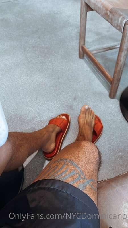 Yah love my feet?