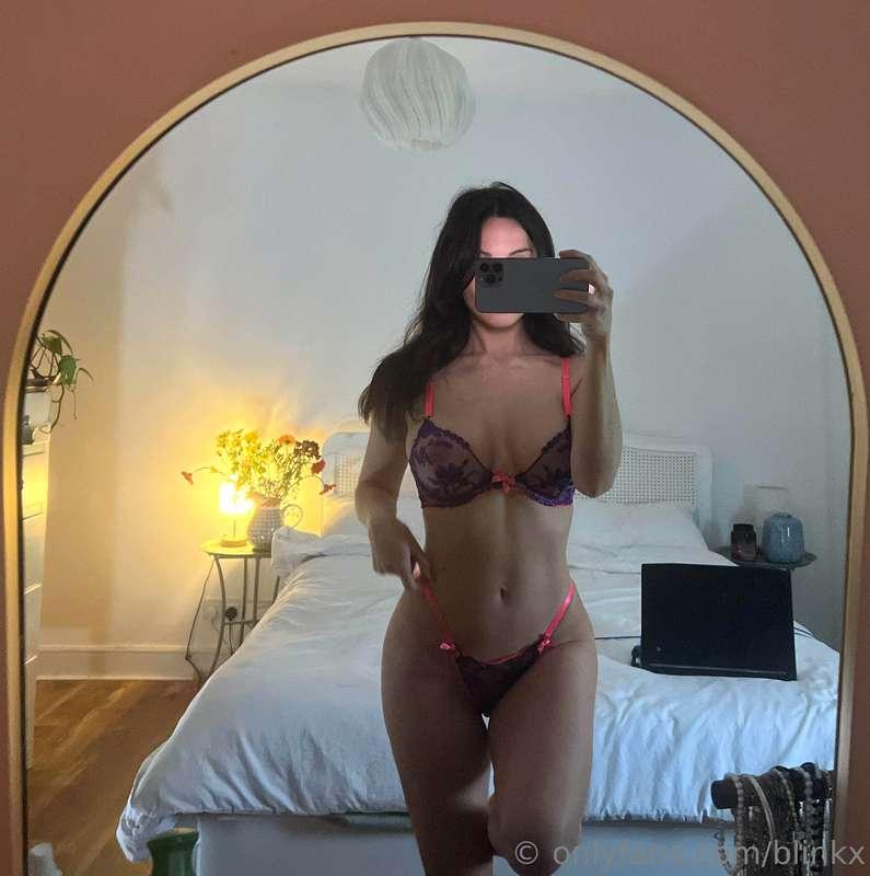 I can't help but imagine your hands running down my body mak..