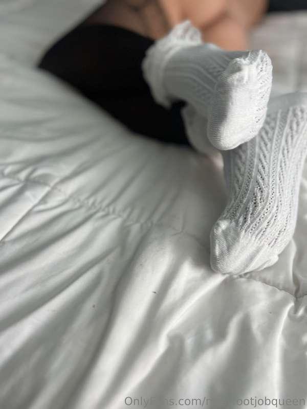 mrs_footjobqueen image #5
