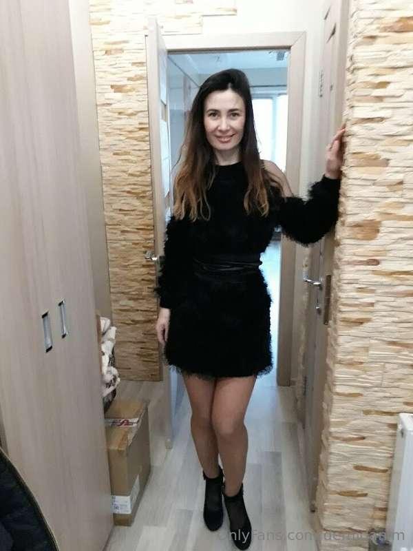 I love the color black, it's so versatile! https://onlyfans...