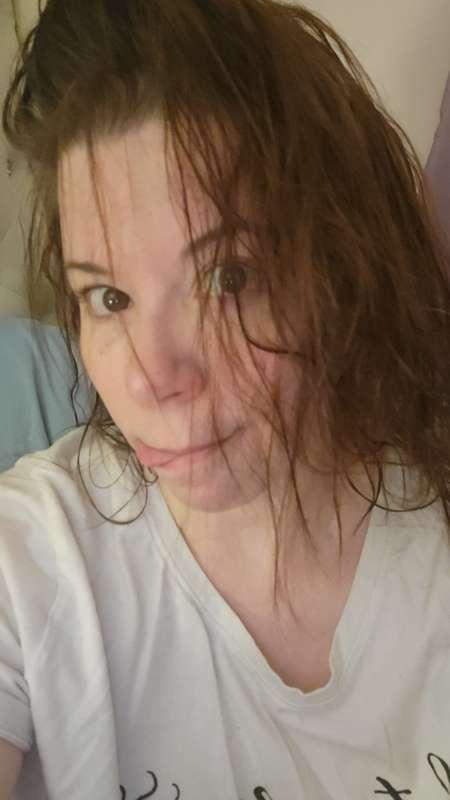 Wet hair, don't care. (Selfies)