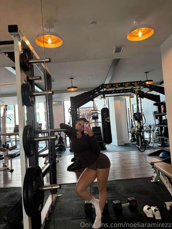 wanna see what I'm up to? DM me on: @noeliaramirezprivate 