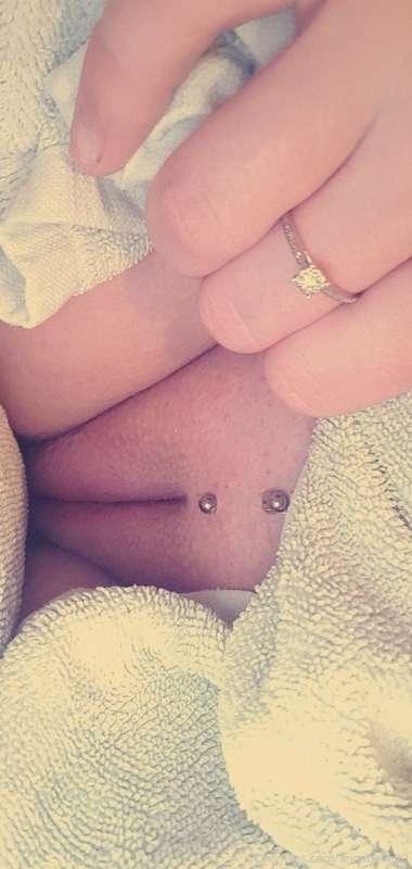 I'm backkkkk.. after a long 2 weeks I'm finally back 🖤