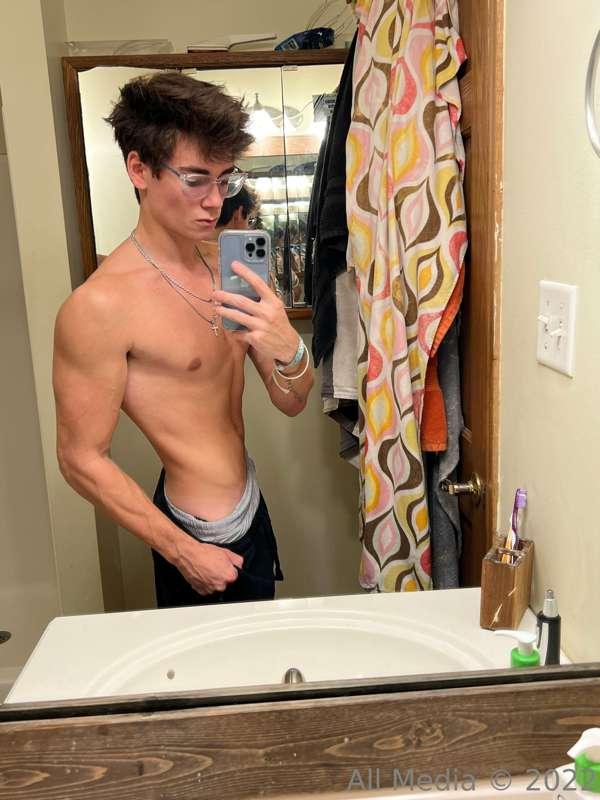 Tiny ole waist