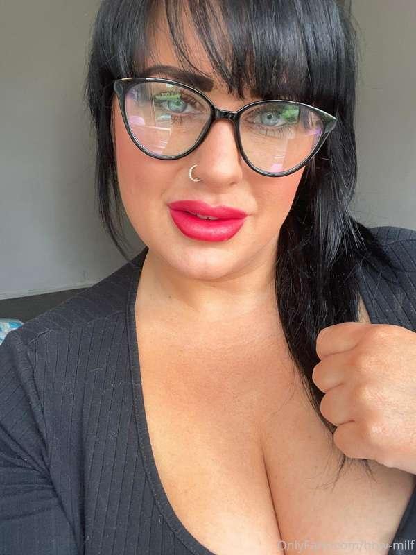 Tell me what you would like to see tonight 😏 I like to pleas..