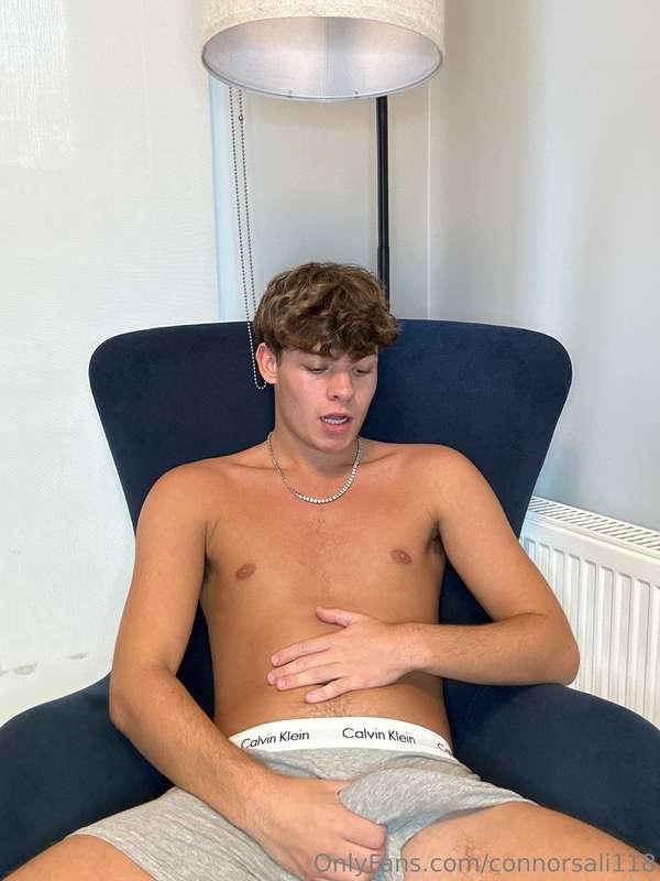 Take my pants off me NOW!! 🥵