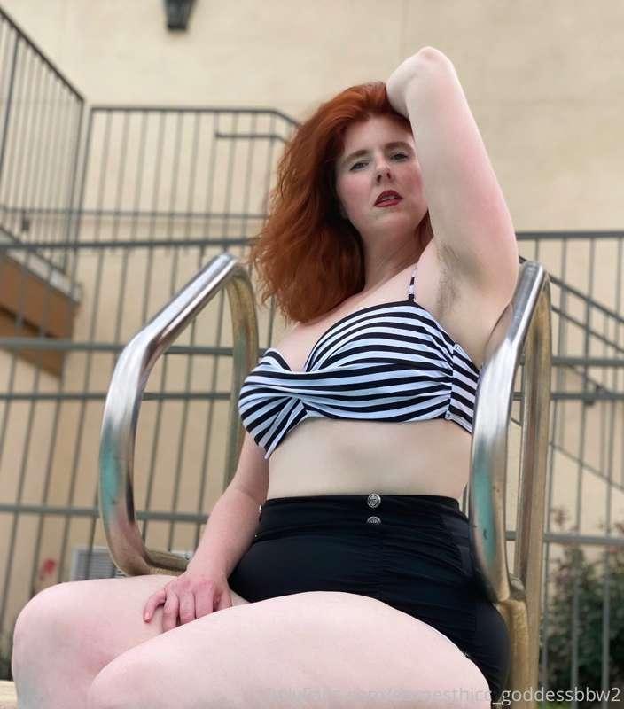 Who’s getting in the pool today?💋✨✨