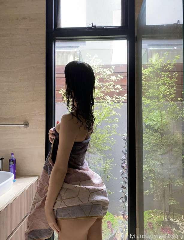 Getting steamy in here 🚿 watch your inbox for more 😘