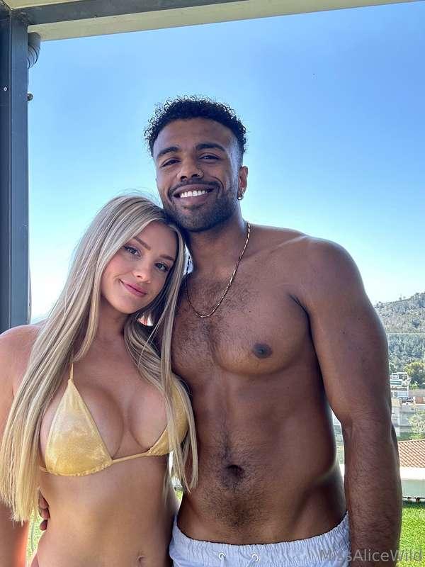 Impossible d'imaginer ce qui se passe derrière cette photo 😈..