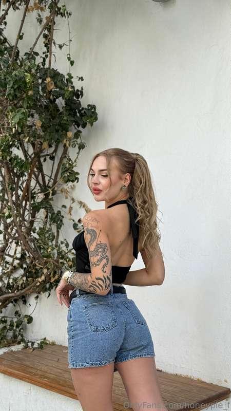 🌟 Let’s make today brighter together!I love chatting and get..