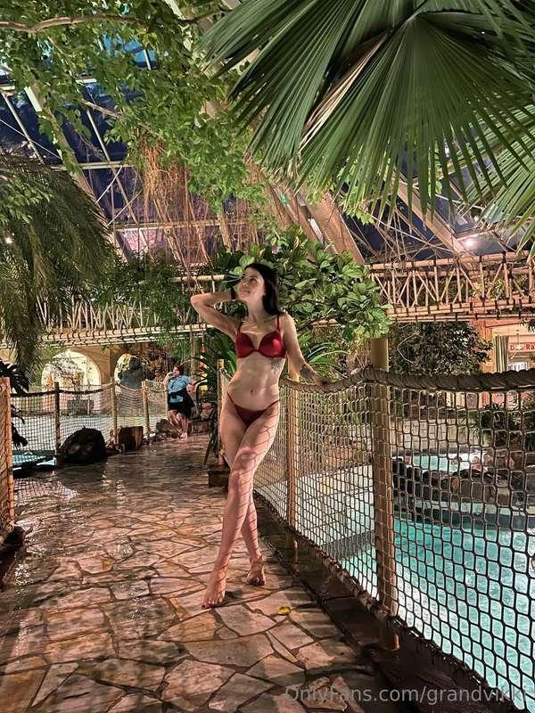 🌊 Hi friends 🌊
I recently went to a water park and it was am..