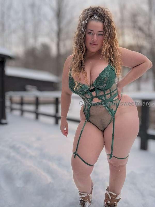 You should see the rest of these photos! 🥵 they are in your ..