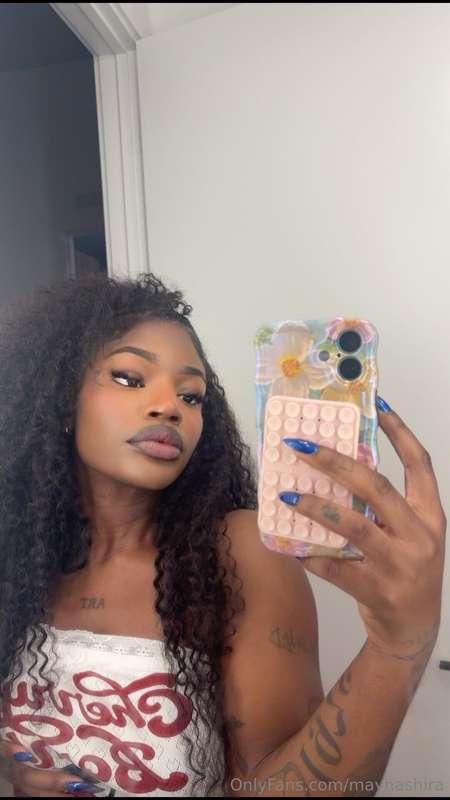 Flirting with the camera like... 😇📸