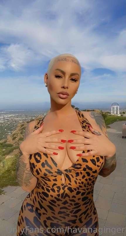My baby @amberrose is back and she’s here to stay! 🤩 She’s g..