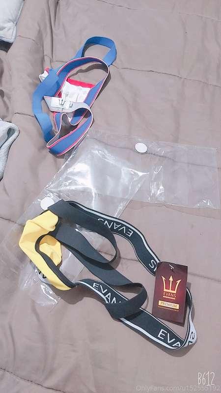 Hoy subo más fotos .. me falta con el otro suspensor 🍑😈🔥