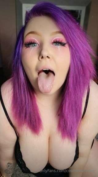 Feeling extra naughty today... think I earned a little tip? ..