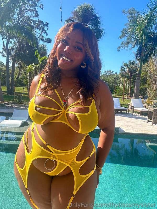 Wait stop scrolling ✋🏾🛑 you gotta like this post if a chubby..