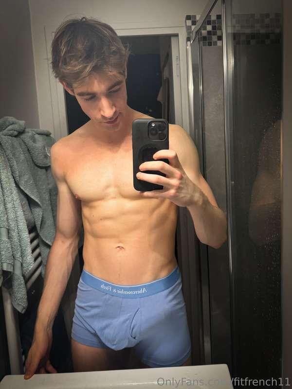 Boxers on, game on. Who’s ready to play? 🍆🇫🇷 Caleçon en plac..