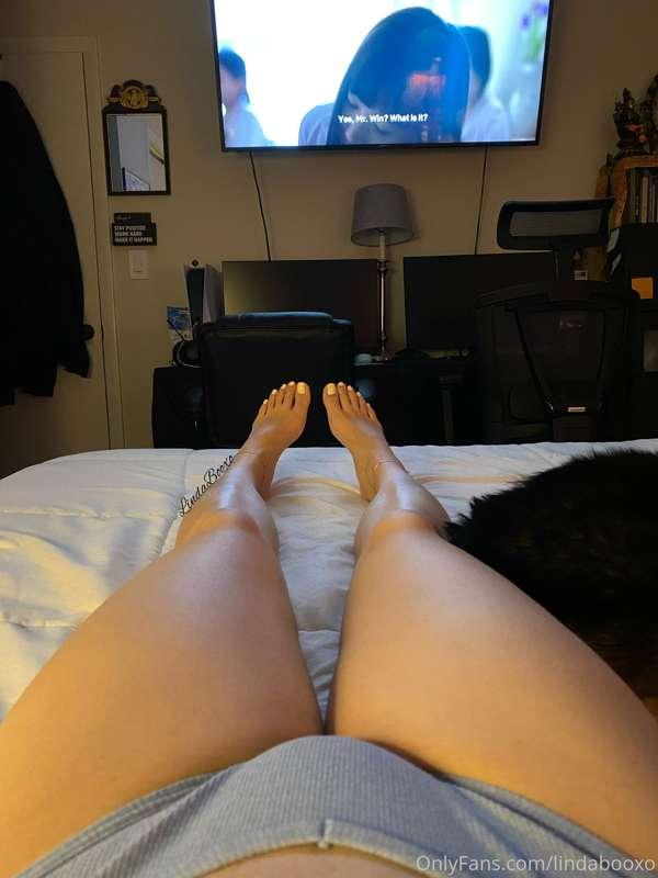 I like no socks better😌😌🥰