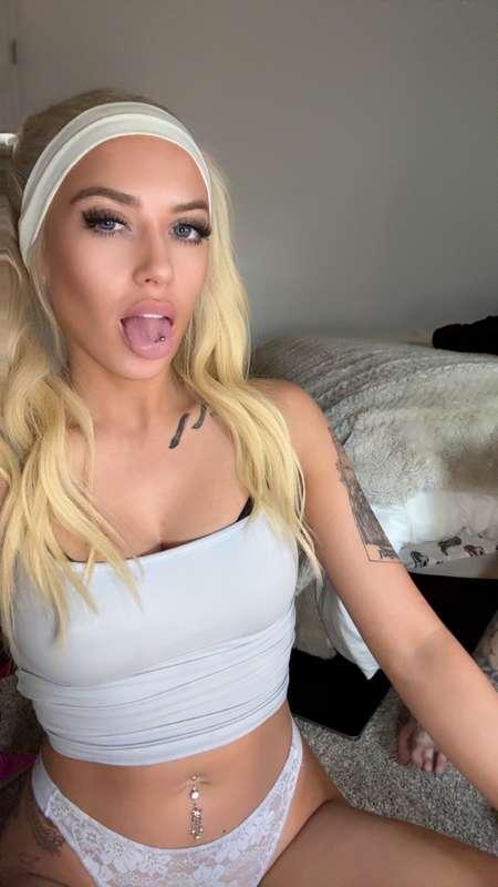 Take these clothes off me ❤️