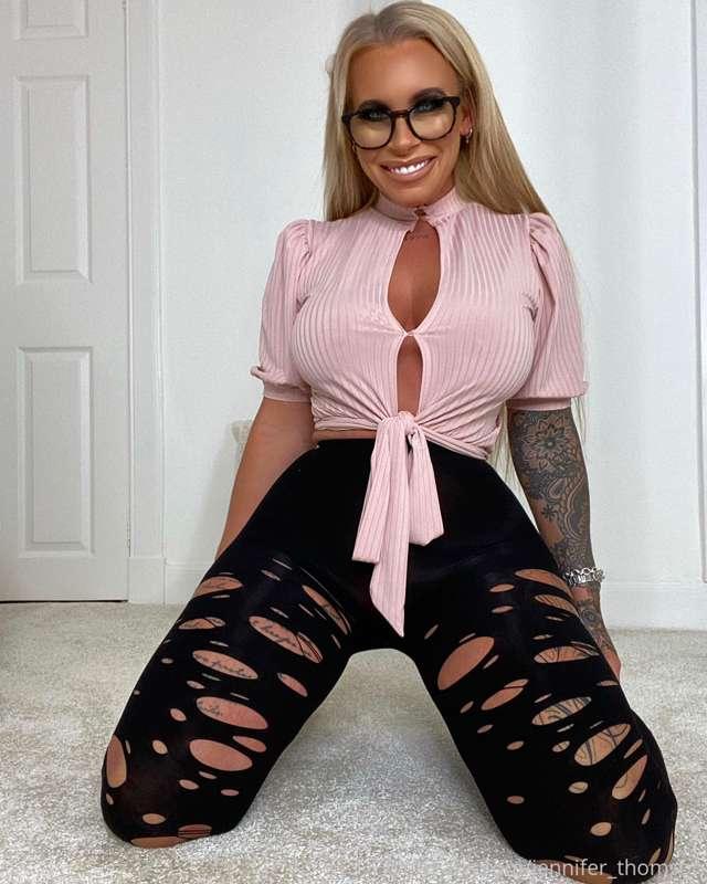 There’s over 8k photos on my VIP page & access to over 150 n..