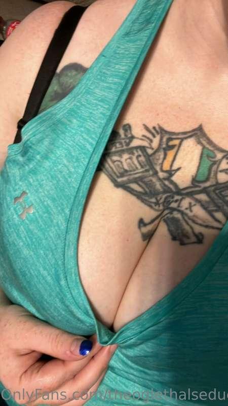 ….oh ya know….just some cleavage to make your day better ♥️