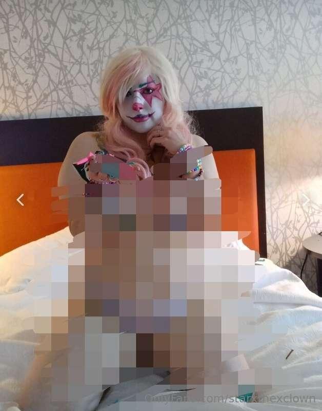 Showing you my little shreds pile 😏👅💦
My body honks when u s..