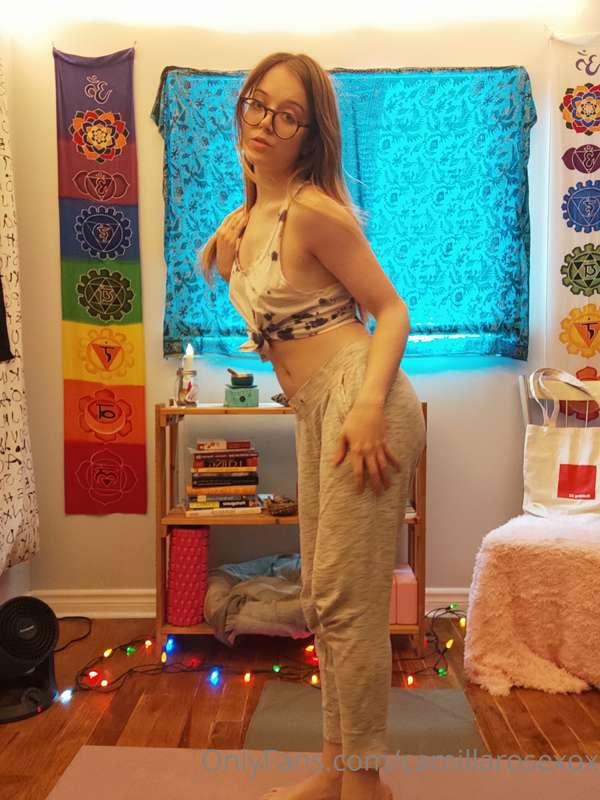 Post Yoga Strip Tease Photoset ❤️☺️

Taken this morning afte..