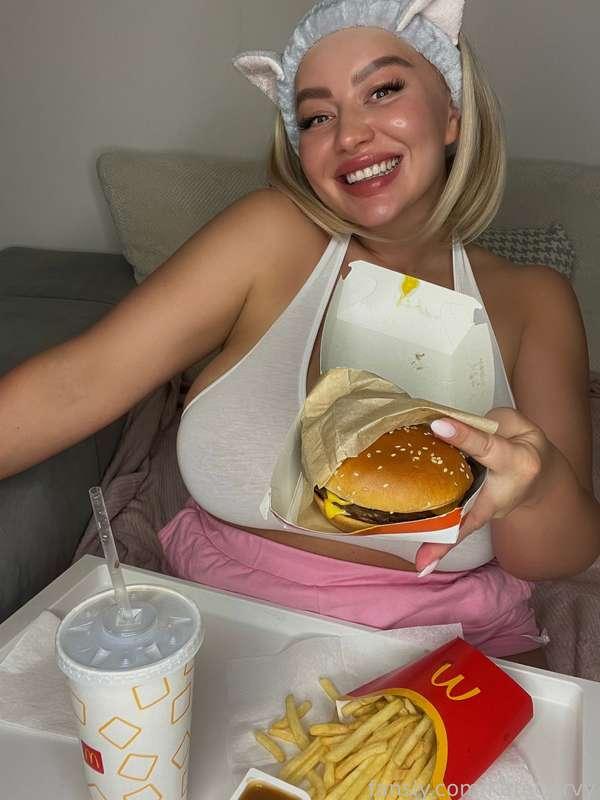 katecurvy image #1
