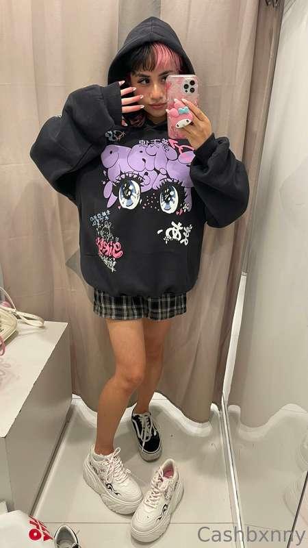 Shopping and stuff todayyy 🛍️💕