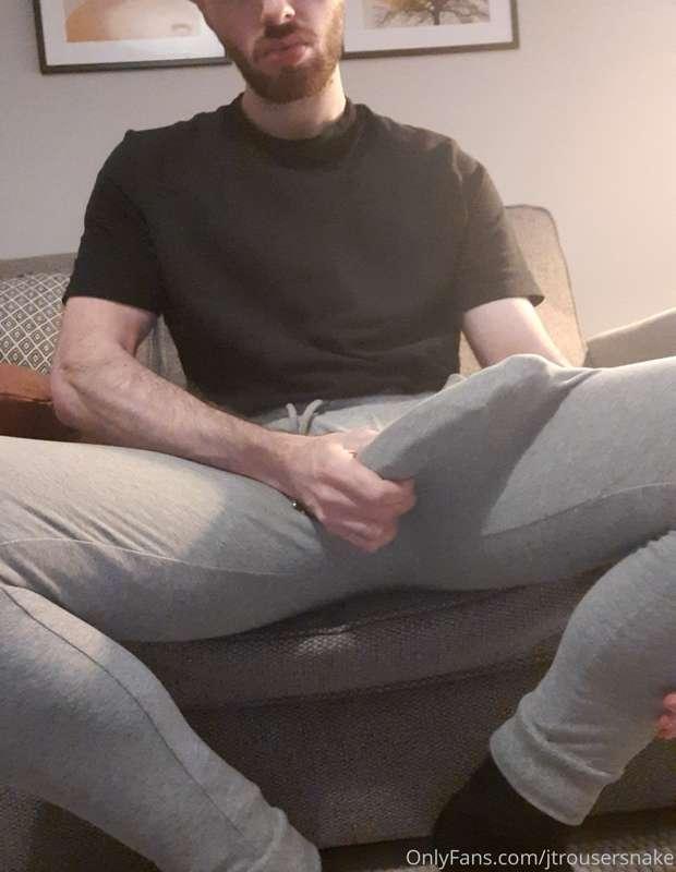 Happy grey sweatpants season 😂
