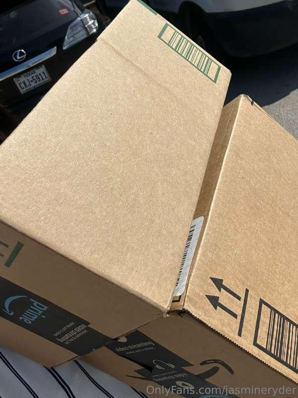 the best cucks are the ones that buy me stuff from my amazon..