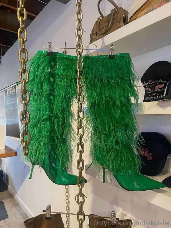 I'm going to buy these boots🥰