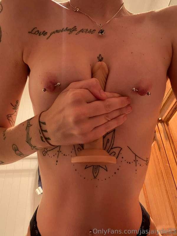 ‼️I love when I suck on my dildo‼️
Different from the last d..