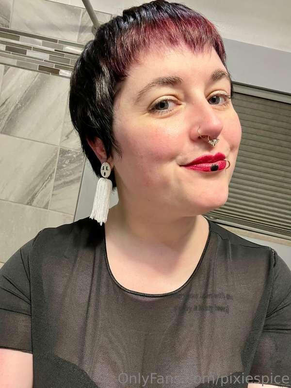 New hair, same tits 🖤💜