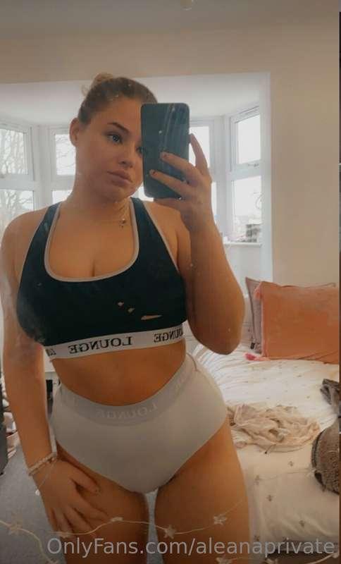 Curvy queen 👸