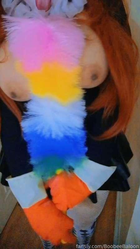 Hey darling! 🤡🎈🌈✨Seems to me your balloon is a bit dusty, isn't it? 🌟Come and let me have a look at it, I'll leave it either✨ clean and shiny ✨or 💦dirtier than it's ever been💦. So, how would you like it? 🎈🌈