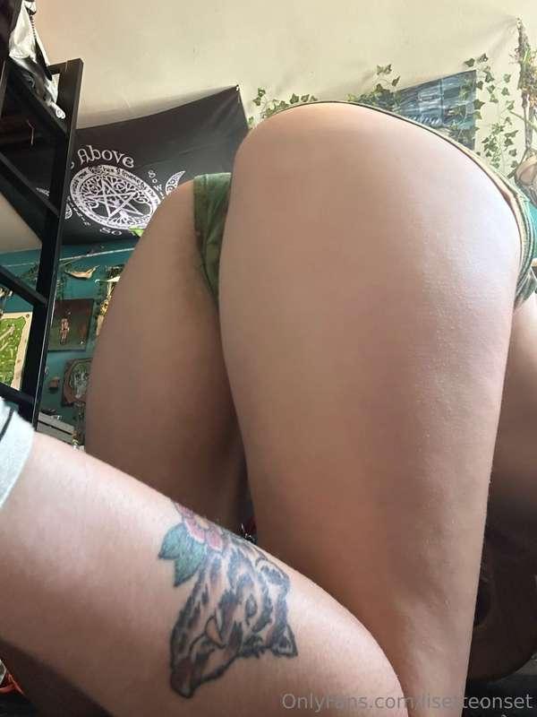 lisetteonset image #2