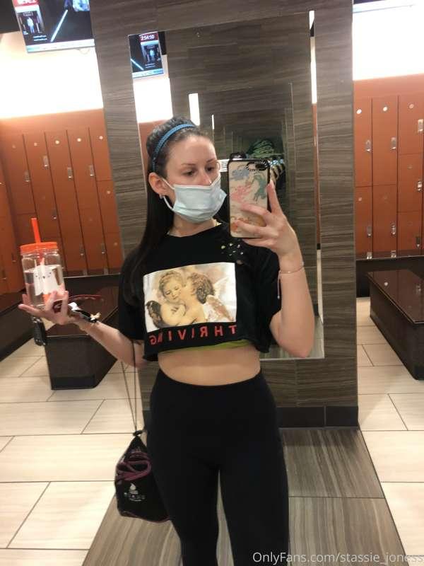 Training to do a split on the dick 🥵