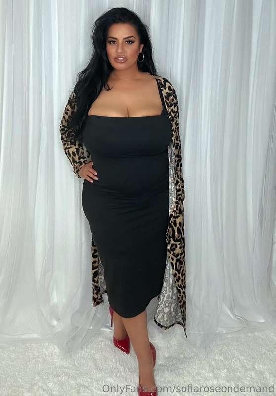 Beautiful in black 😊