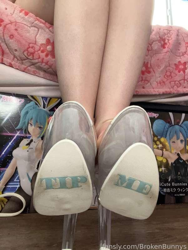 brokenbunnys image #1