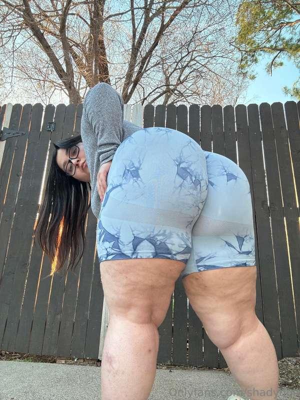 Would you pull these down and stick it in? 🍆💦
