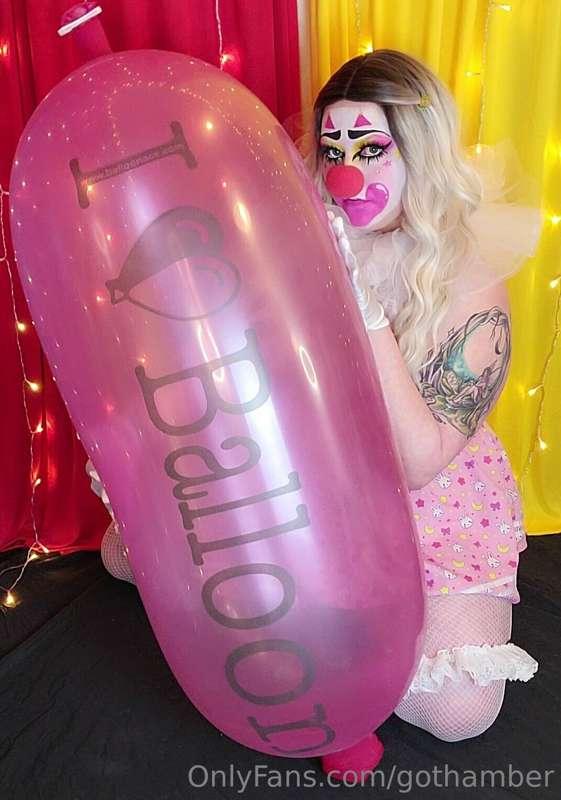 A clowns favorite snuggle buddy 🤭
