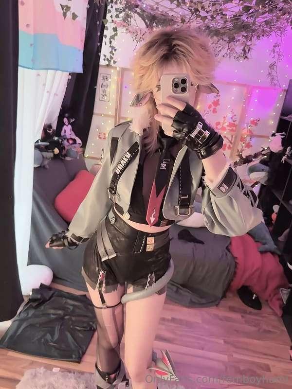 good morning lovelies! :3 no nudes cos taking the pants off ..