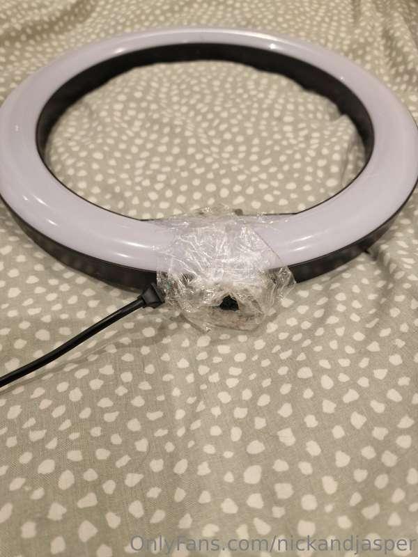 Our ring light is now beyond repair 😔

I've added a new one ..