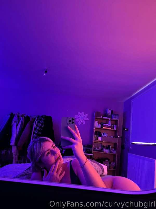 I’m bored😈 wanna chat?👀🥵